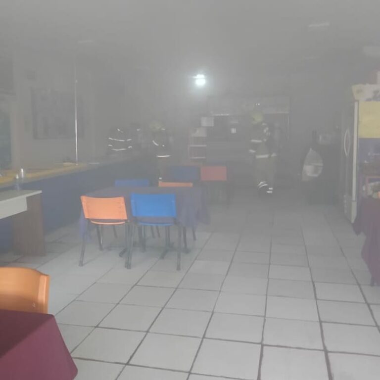 Equipamento é deixado ligado em sorveteria no Manoel Julião e gera princípio de incêndio
