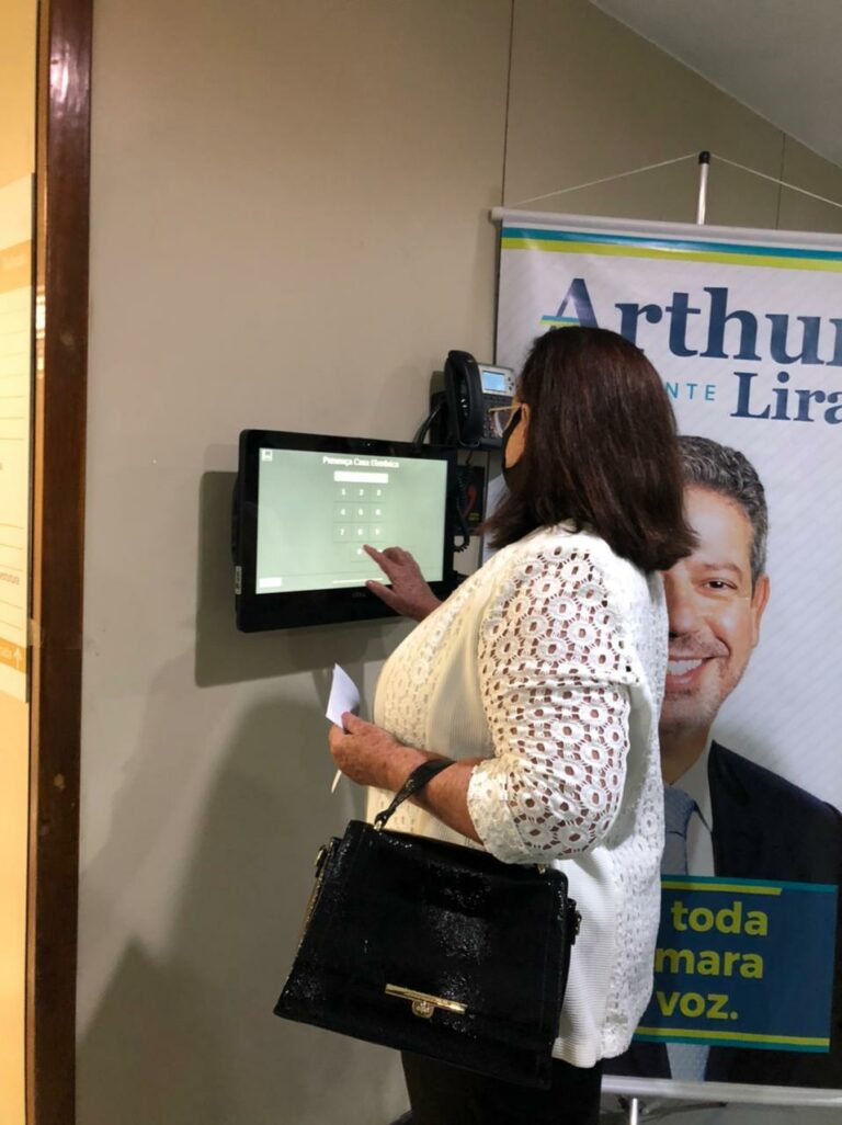 Vanda Milani confirma, em votação, o nome de Artur Lira para presidência da Câmara