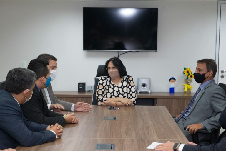 Bittar e Damares prometem ao governo do Acre mais recursos para atender autistas