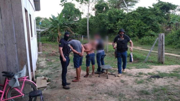 Dupla é presa com cocaína e escopeta em Xapuri durante operação da Polícia Civil