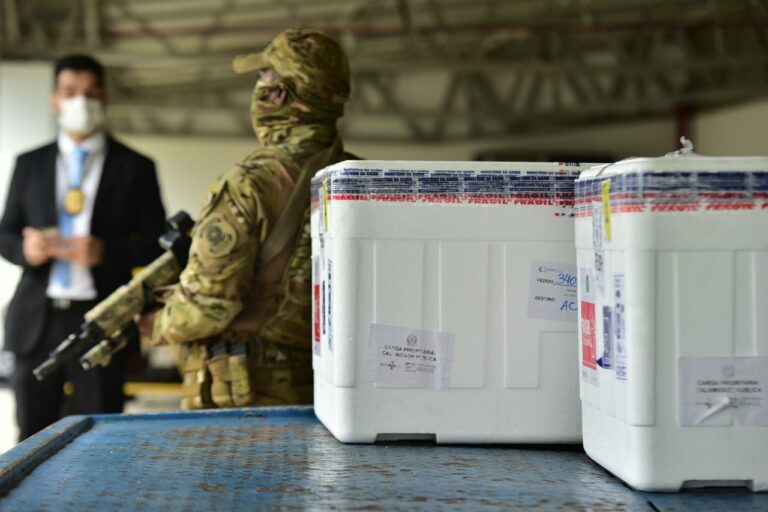 Acre recebe novo lote com pouco mais de 19 mil doses da vacina AstraZeneca nesta segunda