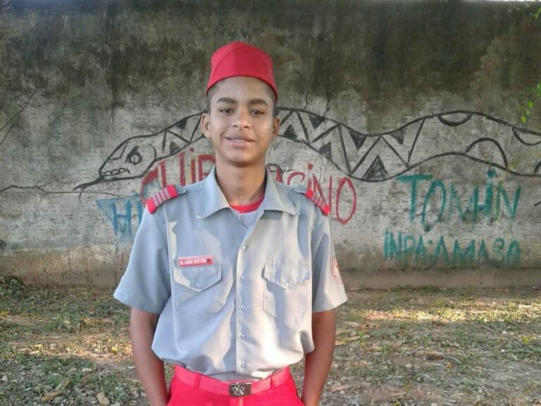 Adolescente que teve casa invadida e foi baleado morre no PS de Rio Branco