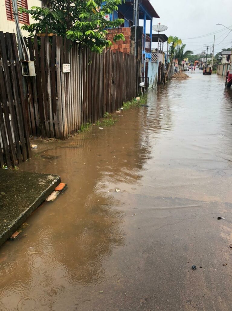 Rio Acre está a mais de 2m da cota de alerta na Capital e 60 famílias já saíram de casa