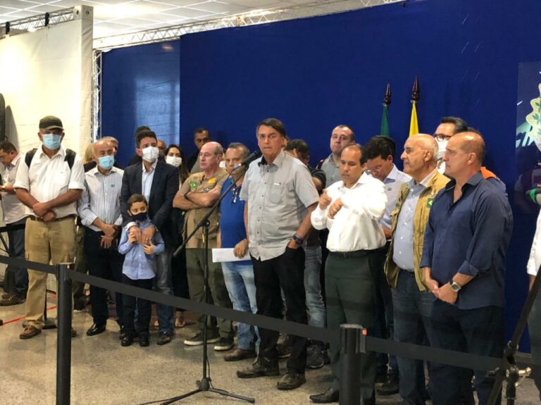 Bolsonaro destaca viagem ao Acre em vídeo no Facebook; assista