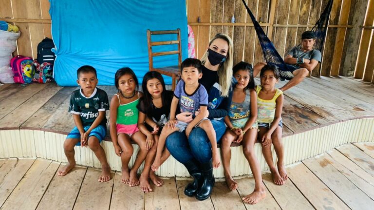 Presidente do Depasa visita famílias indígenas em Feijó e anuncia abastecimento de água