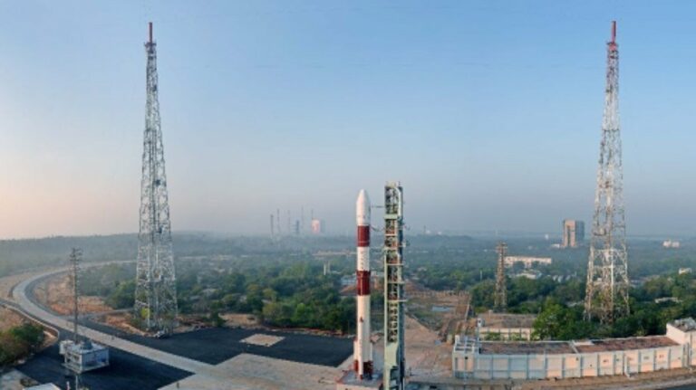 Primeiro satélite brasileiro já está no espaço; veja vídeo do lançamento