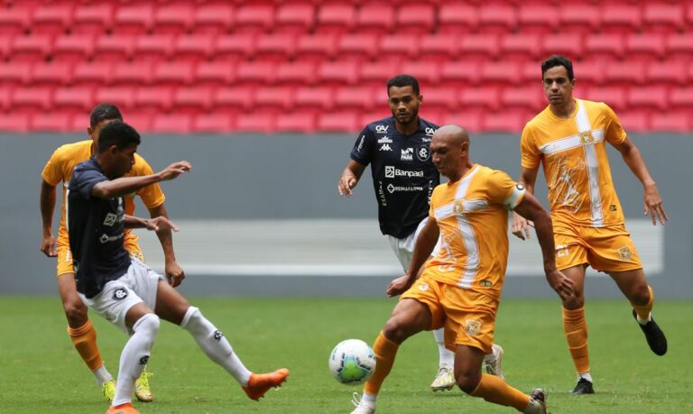 Remo e Brasiliense disputam título inédito da Copa Verde nesta quarta