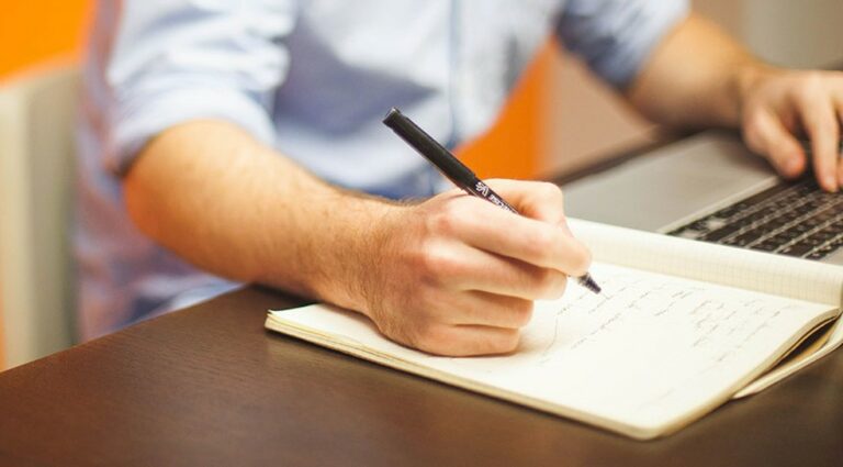 Governo do Amazonas abre processo seletivo com salário de até R$ 3,1 mil