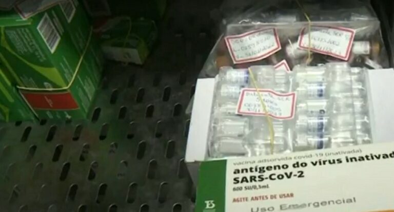 Criança de 9 anos desligou relógio de sede de vacinação, diz delegado