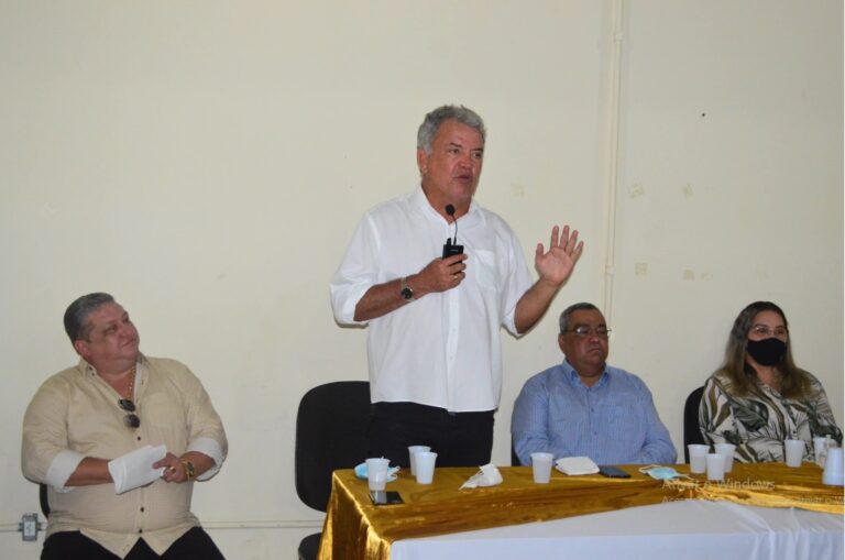 Petecão é tratado como ‘futuro governador’ em ato de inauguração da Santa Casa em Sena