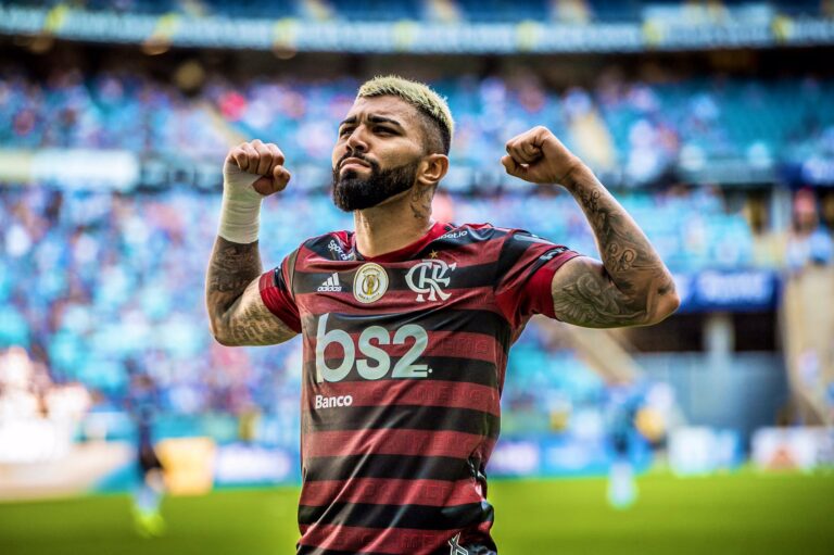 Gabigol iguala marca de Romário e é o 4º maior goleador do Flamengo