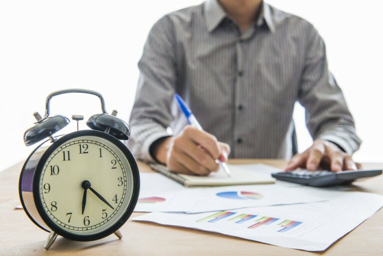 Trabalhador pode ter que pagar banco de horas ‘ao contrário’; entenda