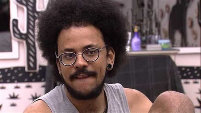 BBB 21: Líder, João diz que vai usar parte do prêmio de R$ 10 mil para casar