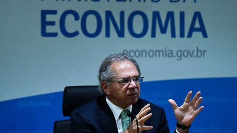 Auxílio Emergencial: Guedes fala sobre possibilidade de pagar R$ 500 por mês