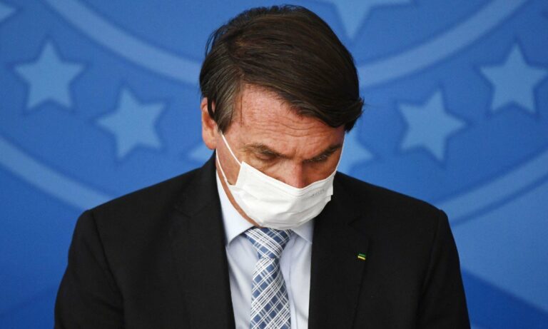 Oposição acusa Bolsonaro de tentar golpe e protocola pedido de impeachment