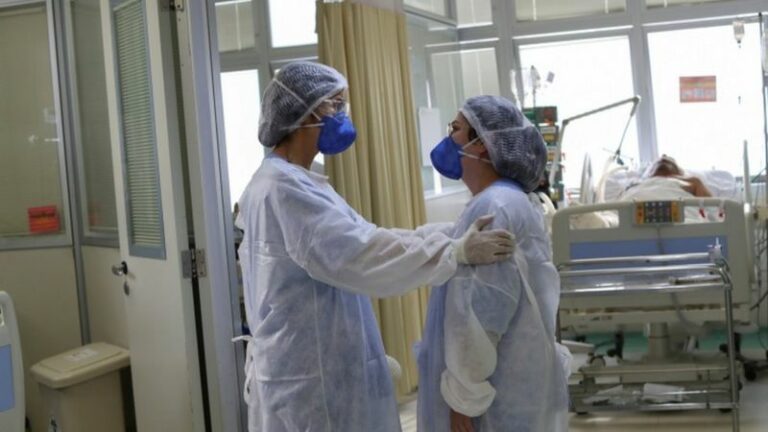 Chefes de UTIs ligam ‘kit Covid’ a maior risco de morte no Brasil