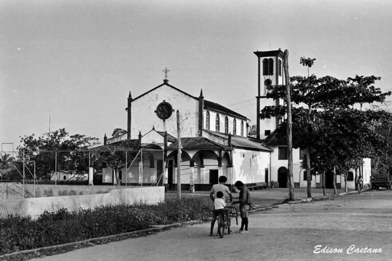 Igreja matriz de Sena Madureira, na década de 90