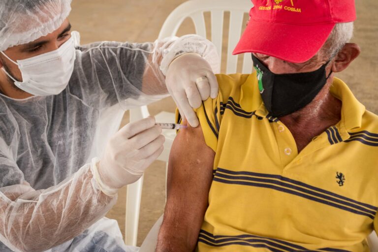 Brasileia ultrapassa 70% de cobertura vacinal contra a covid-19 em idosos e profissionais da saúde