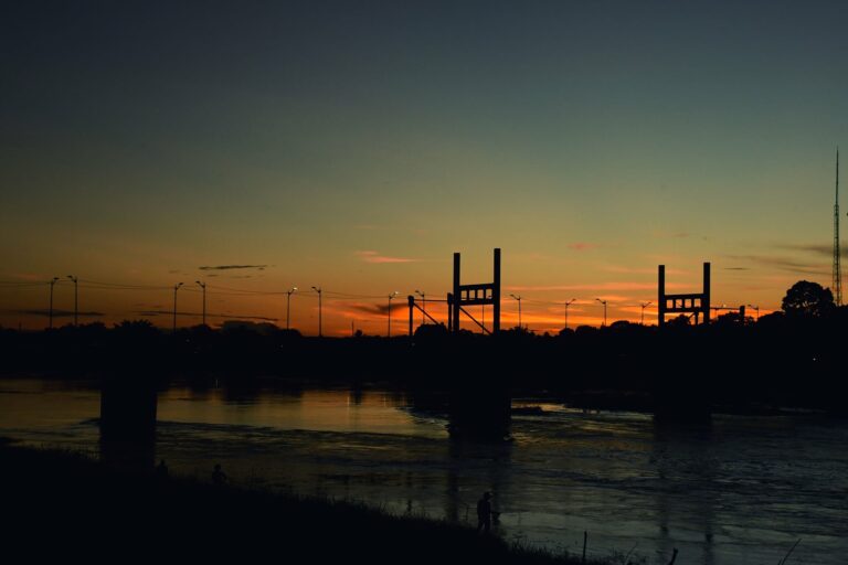 Fim de tarde nas margens do Rio Acre