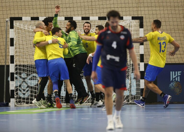 Brasil sofre apagão, mas vira sobre o Chile e se aproxima de vaga no handebol das Olimpíadas