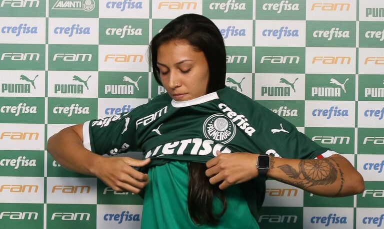 Atacante da seleção feminina, Bia Zaneratto retorna ao Palmeiras