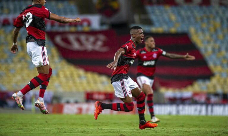 Com golaço no fim, Flamengo vence Nova Iguaçu em estreia no Carioca