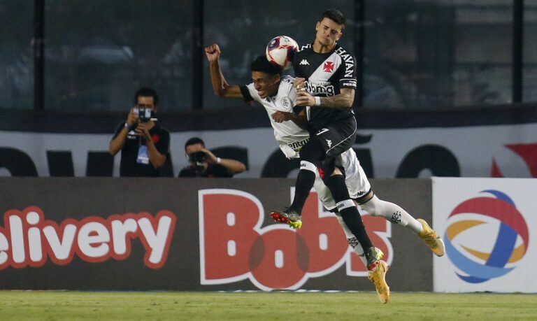 Botafogo e Vasco empatam em clássico em São Januário