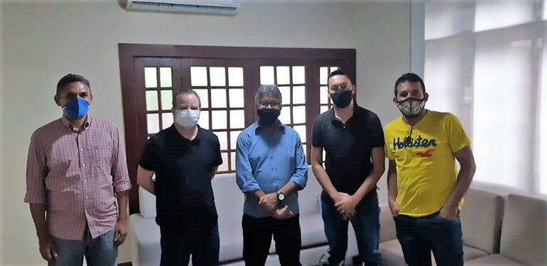 Futebol continua suspenso; clubes se articulam para a retomada