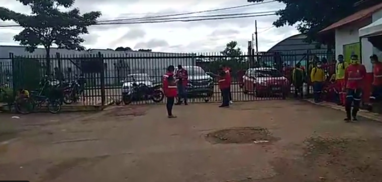 Trabalhadores da Zeladoria voltam a cruzar os braços reivindicando salários atrasados