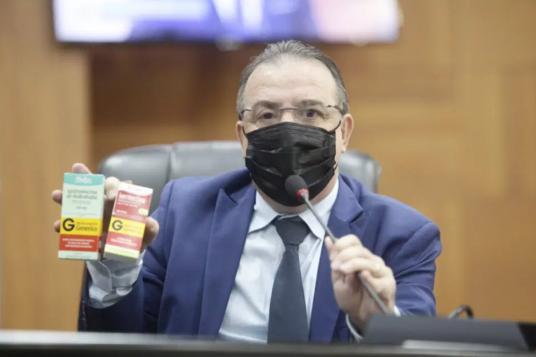 Deputado autor de lei contra vacina obrigatória morre por coronavírus