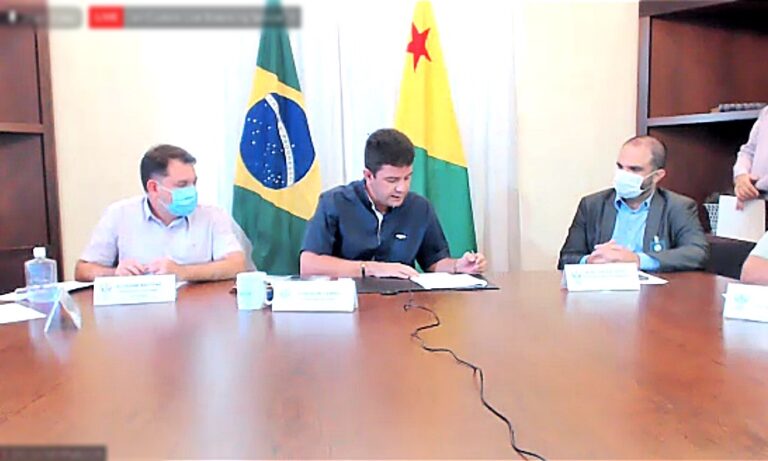 Gladson assina contrato para compra de 700 mil doses da Sputink V; vacinas chegam em abril