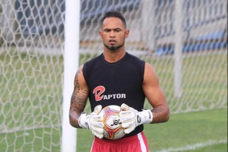 Defesa entra com pedido de liberdade condicional para ex-goleiro Bruno