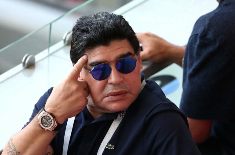 Psicóloga de Maradona é investigada por suposta relação sexual com o ex-jogador