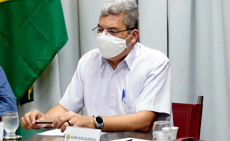 Mauro Sérgio nega afastamento e diz que tirou férias para cuidar do pai com Covid-19