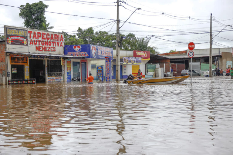 Mais três cidades afetadas por enchentes recebem recursos emergenciais do governo federal
