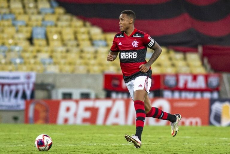 Flamengo recebe proposta e avalia empréstimo do zagueiro Natan ao Bragantino