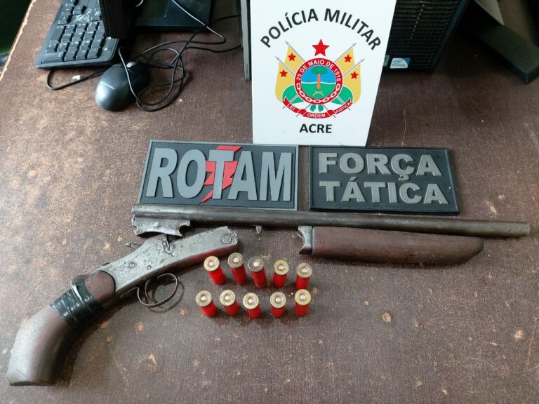 PM prende dois monitorados com espingarda municiada na Baixada da Sobral