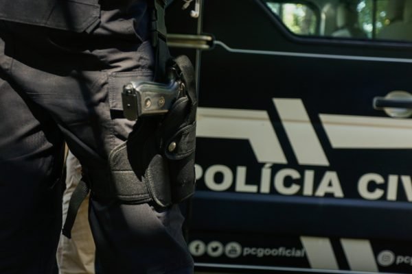 Preso suspeito de esquartejar amigo e colocar corpo na mala