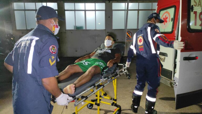 Dono de distribuidora é baleado enquanto caminhava em via pública