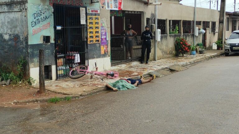 Homem é executado com 7 tiros enquanto fazia compras na Baixada da Sobral