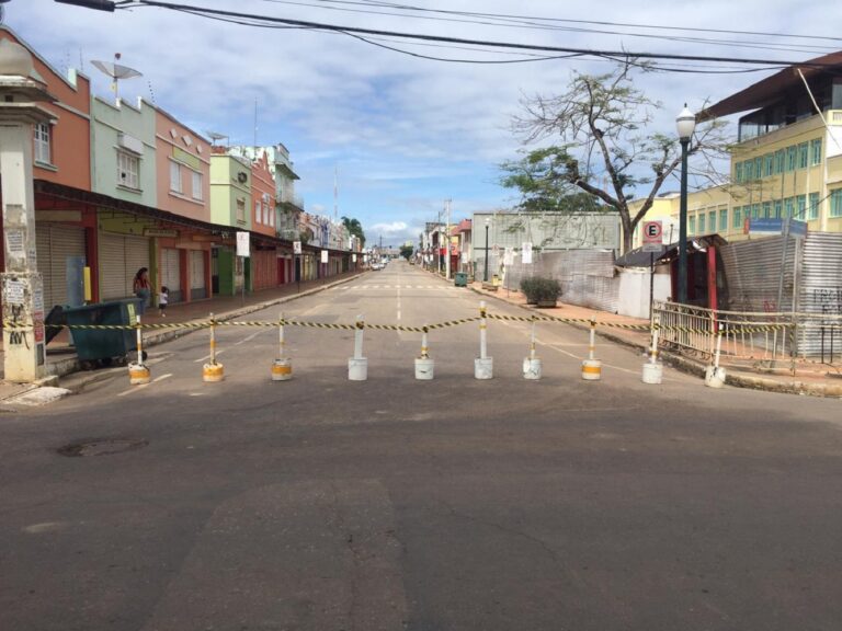 Centro de Rio Branco amanhece deserto no 1º dia da medida mais restritiva