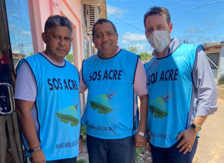 Assembleia de Deus abraça SOS Acre e entrega cestas básicas a alagados
