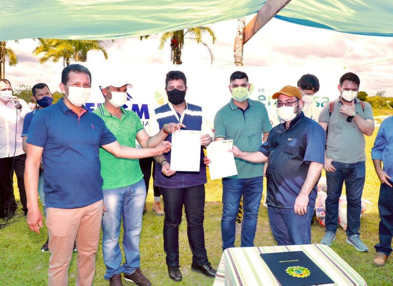 Nicolau Junior participa do lançamento da primeira usina solar em reserva do Juruá