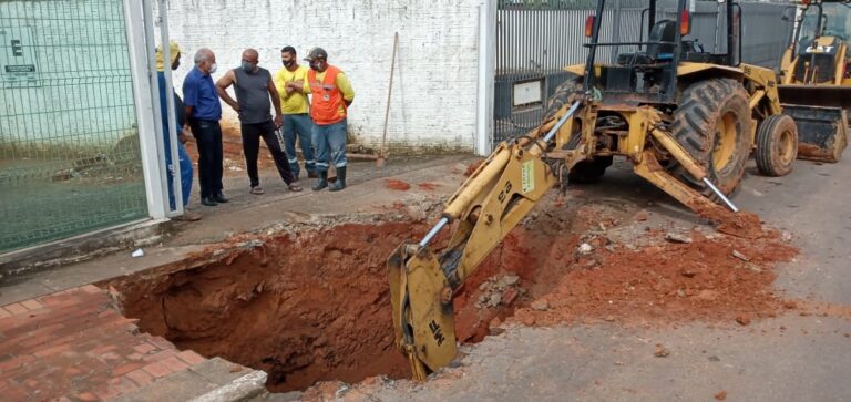 Prefeitura interdita trecho da Avenida Ceará após rua ceder e causar transtornos