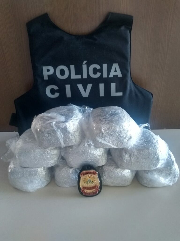 Pernambucana é presa com quase 10 kg de cocaína em ônibus no Acre
