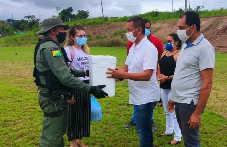Professores e ribeirinhos acima de 40 anos serão vacinados contra covid-19 no AC