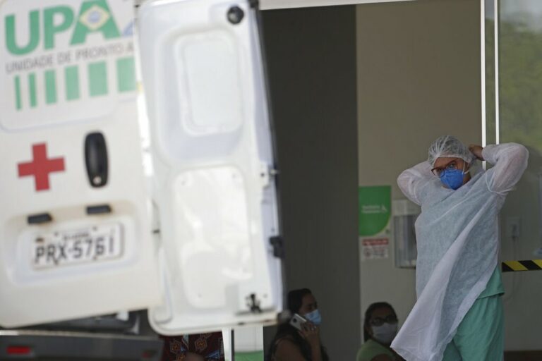 Medicamentos para intubação acabam em até 20 dias, dizem hospitais