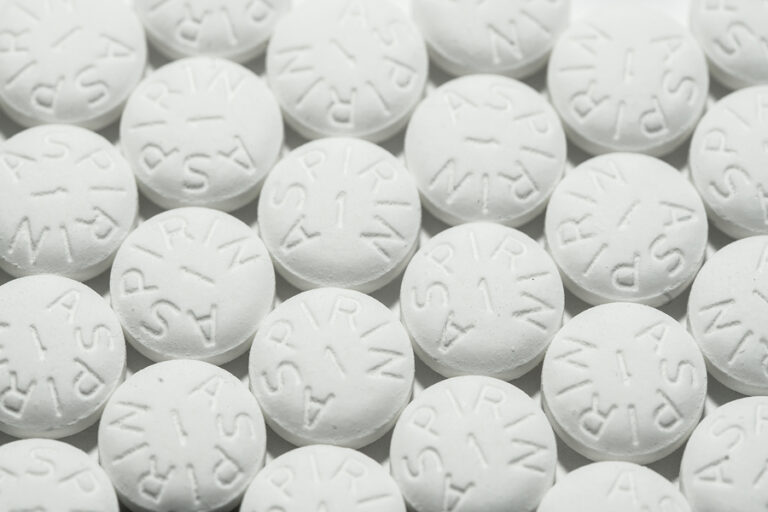 Aspirina pode reduzir risco de internação em UTI e morte por Covid, diz estudo