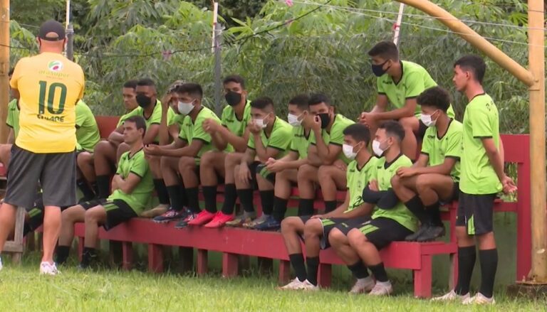 Galvez embarca rumo a Cuiabá para encarar Atlético-GO na Copa do Brasil