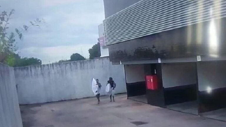 Mãe se revolta após filho furtar motel, chama a polícia e dois casais são presos